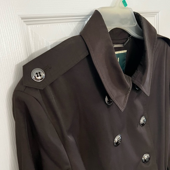 Larry Levine, Brown Double breasted Belted Water Repellent Trench Coat. - Picture 8 of 15